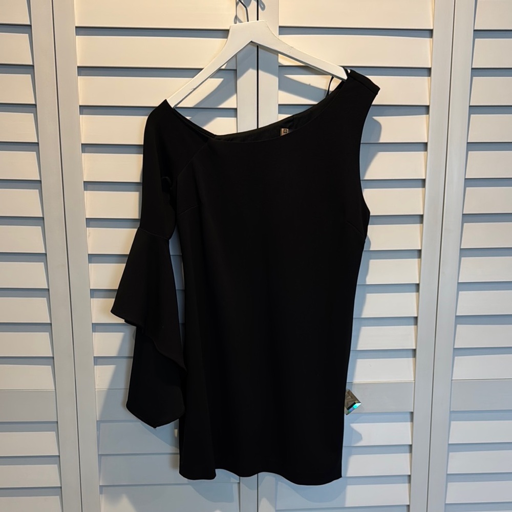 Vince Camuto dry cleaned Black One-Shoulder lined Dress with Flamenco sleeve. - Picture 9 of 9